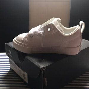 Toddler size 5 Converse
